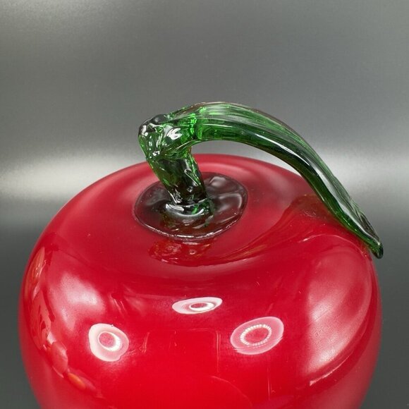 Large Art Glass Apple With Green Stem Glass Figurine Decor Paperweight Vintage - Picture 4 of 12